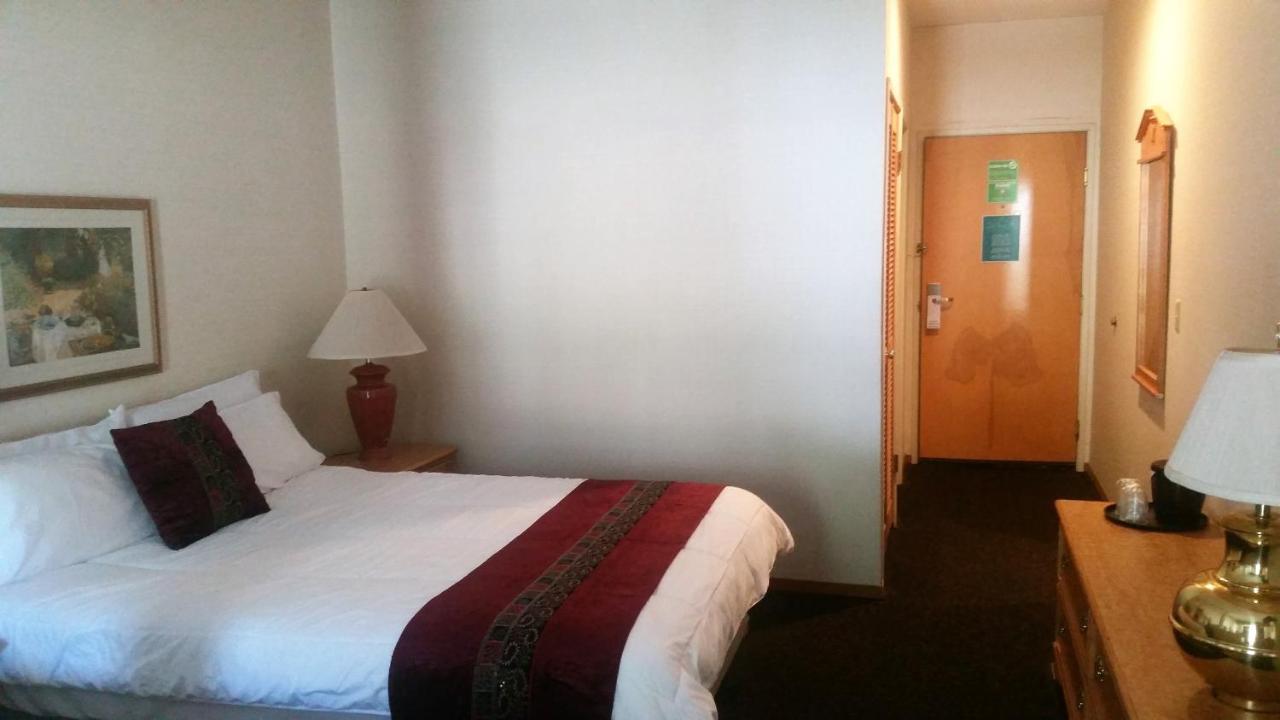 Totem Lake Hotel Kirkland Exterior photo